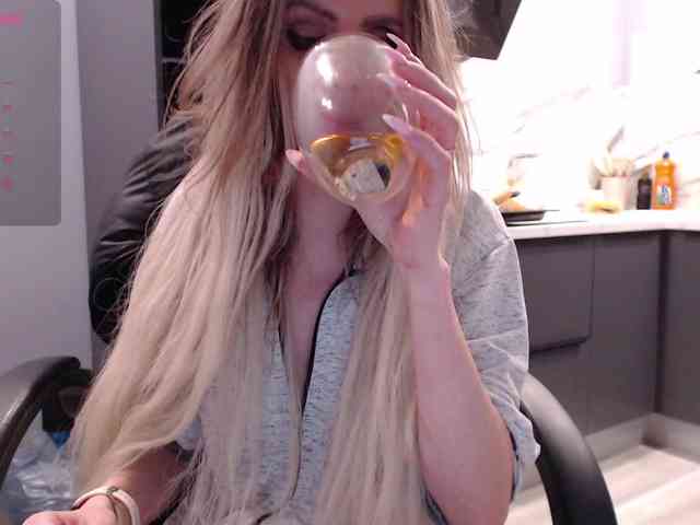 blondalina webcam