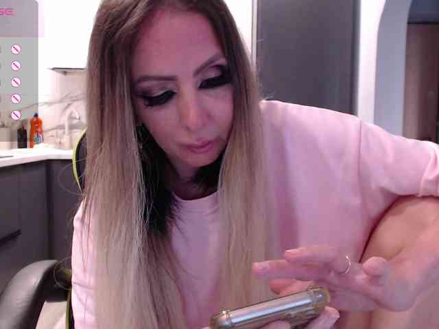 blondalina webcam