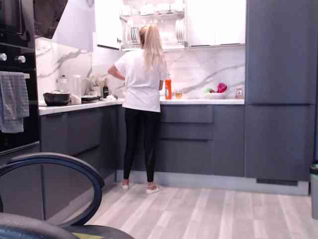 blondalina webcam