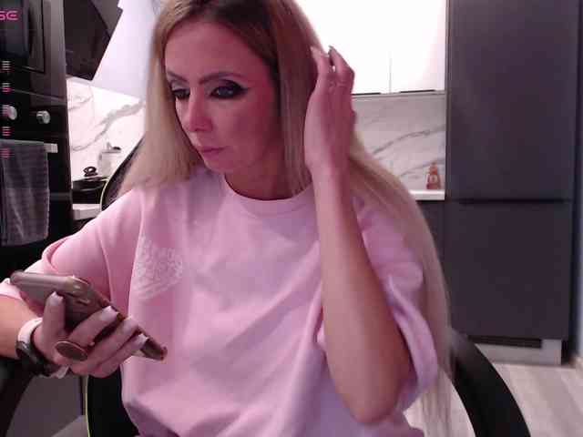 blondalina webcam