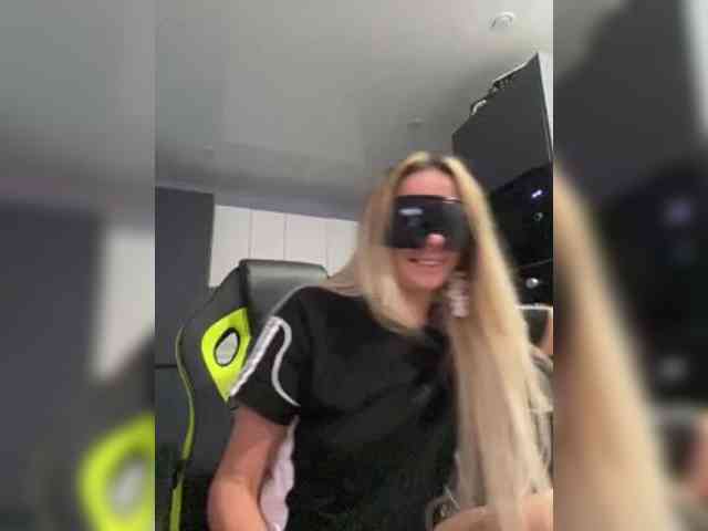 blondalina webcam