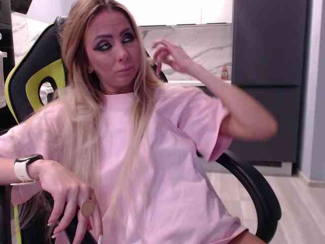 blondalina webcam