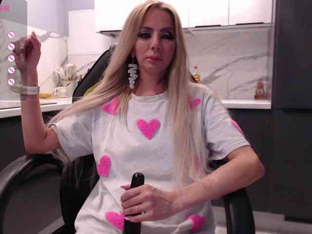 blondalina webcam