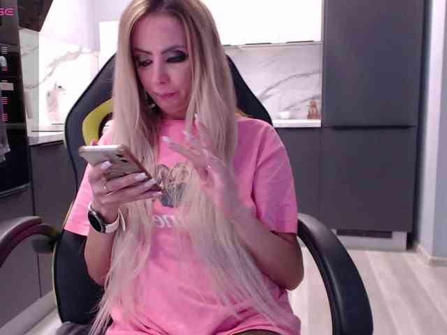 blondalina webcam