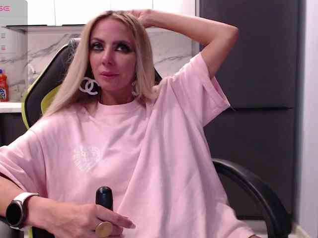 blondalina webcam