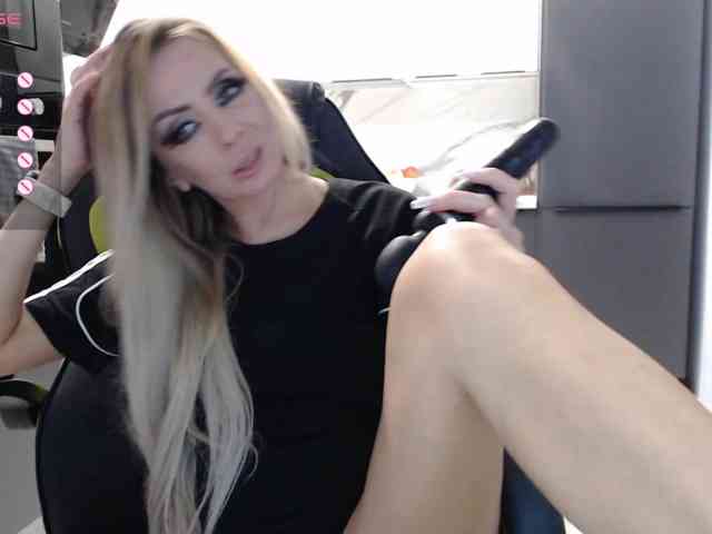 blondalina webcam