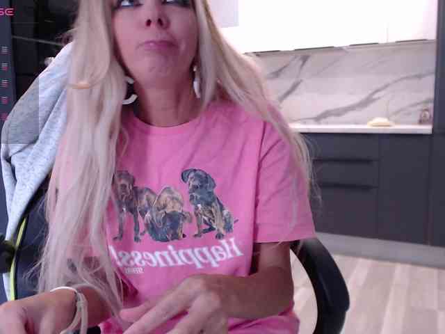 blondalina webcam