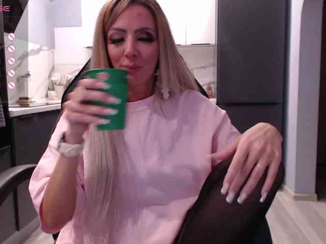 blondalina webcam