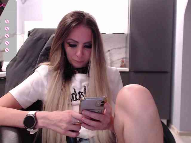 blondalina webcam