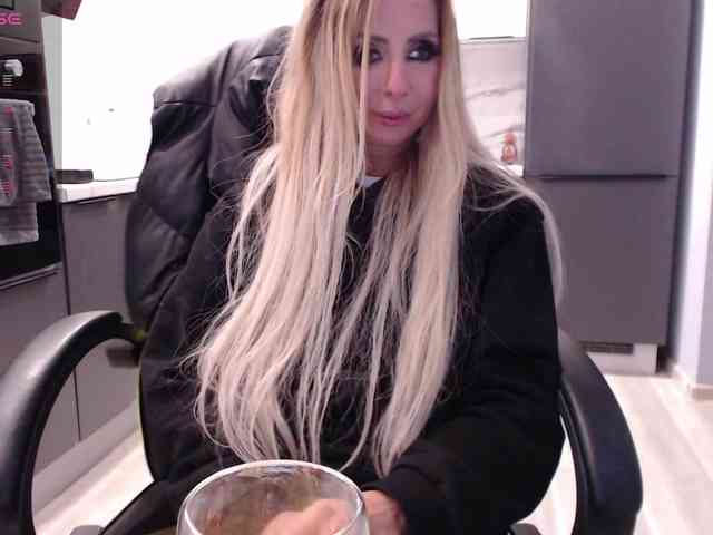 blondalina webcam