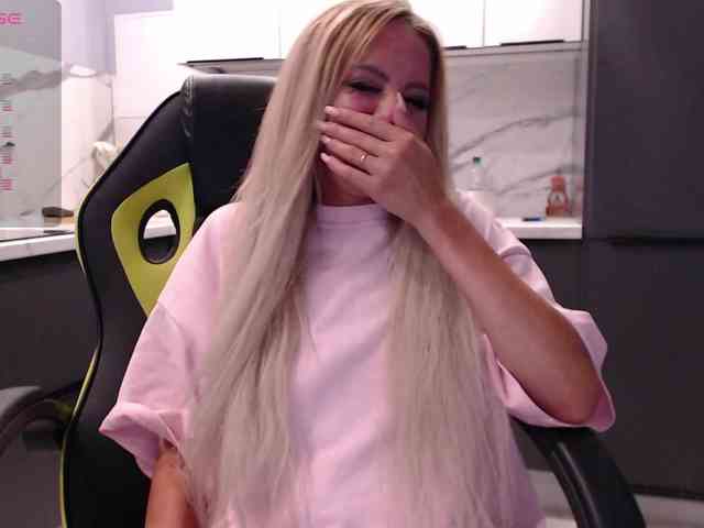 blondalina webcam