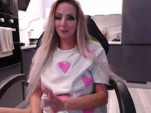 blondalina webcam