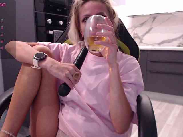 blondalina webcam