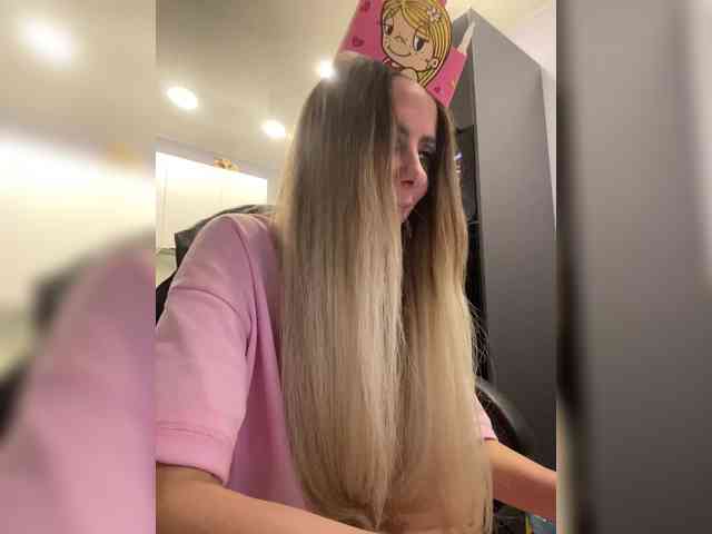 blondalina webcam