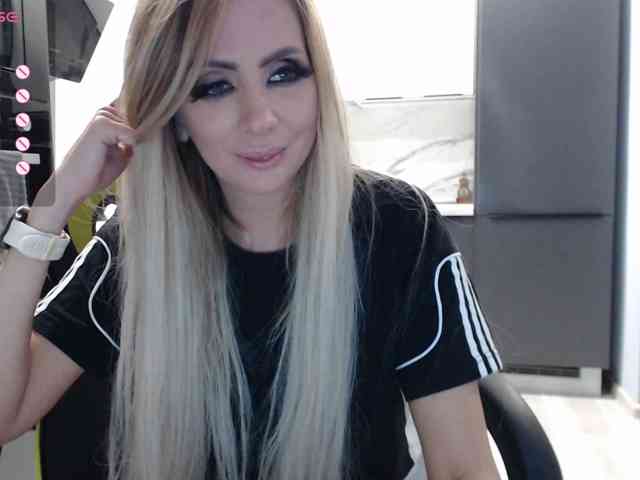 blondalina webcam