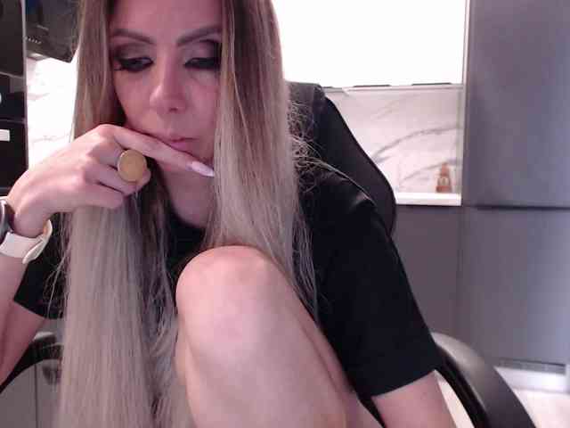 Модель: blondalina