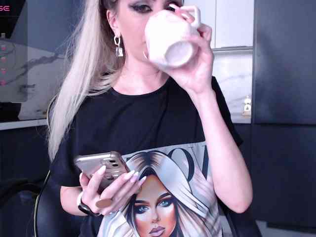 blondalina webcam