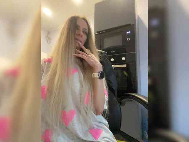 blondalina webcam
