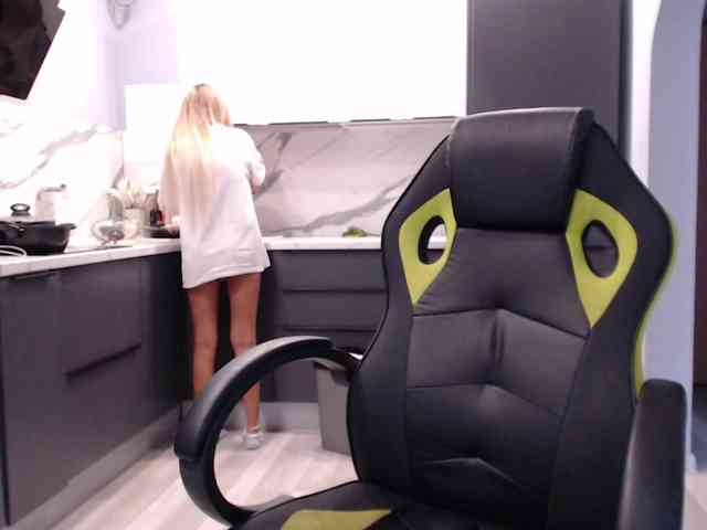 blondalina webcam