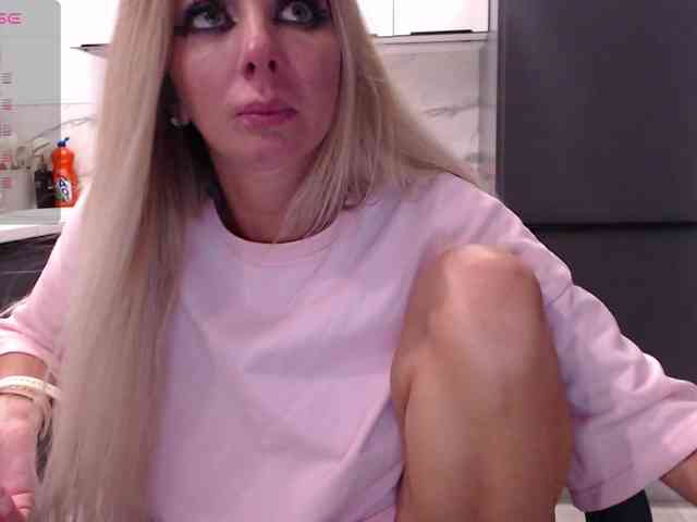 blondalina webcam
