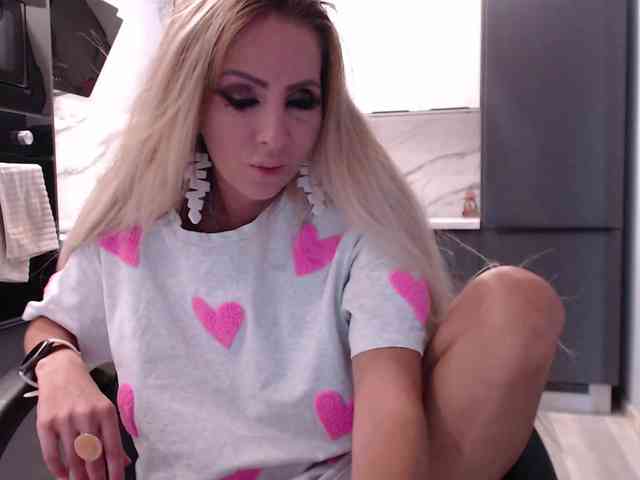 blondalina webcam