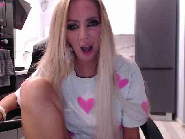blondalina webcam