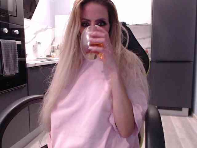 blondalina webcam