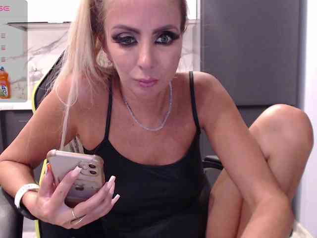 blondalina webcam