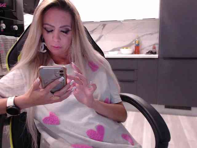 blondalina webcam