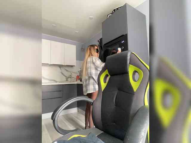blondalina webcam