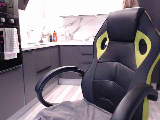 blondalina webcam