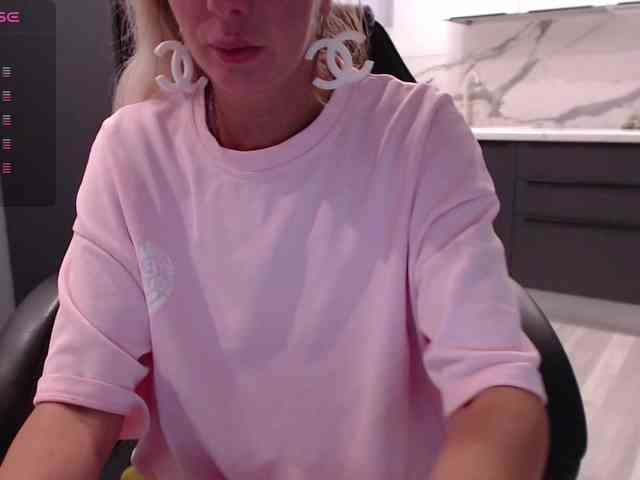 blondalina webcam
