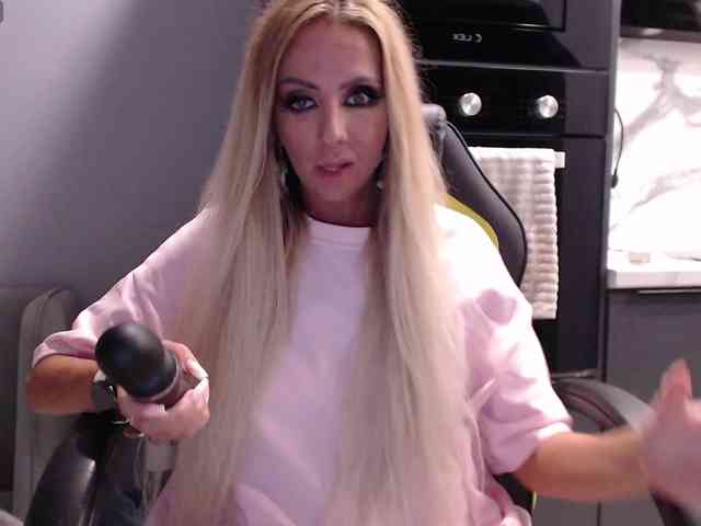 blondalina webcam
