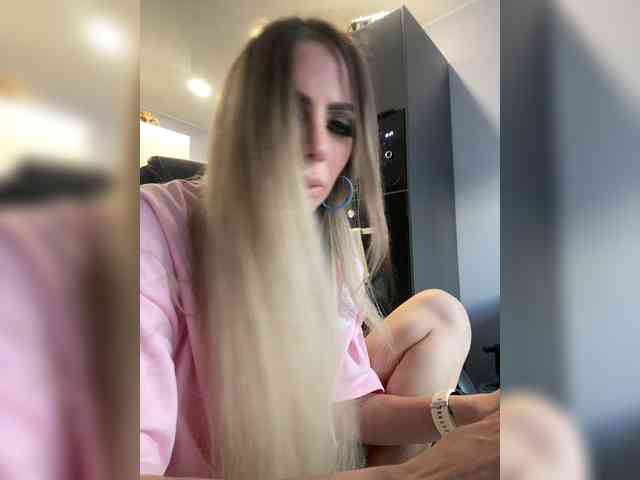 blondalina webcam