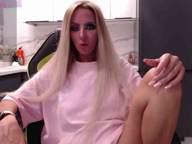 blondalina webcam