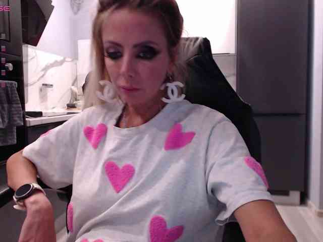 blondalina webcam