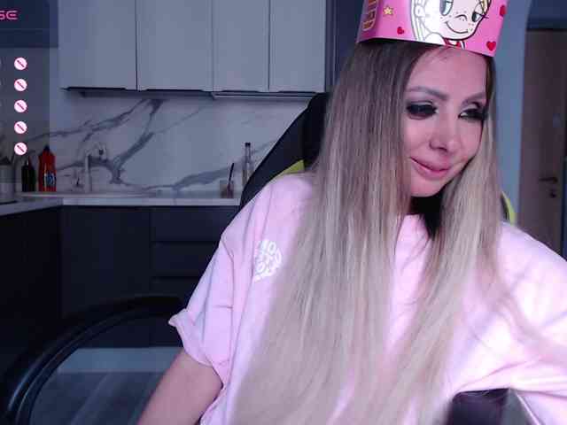 blondalina webcam