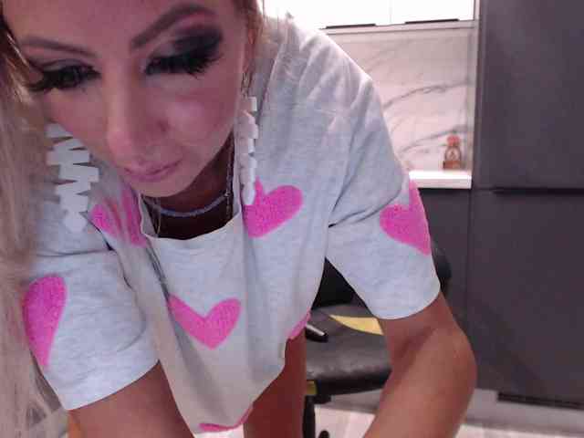 blondalina webcam