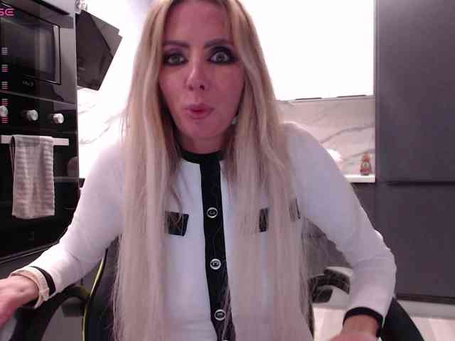 blondalina webcam