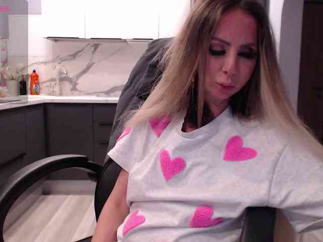 blondalina webcam