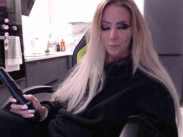 blondalina webcam