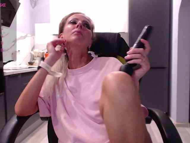 blondalina webcam