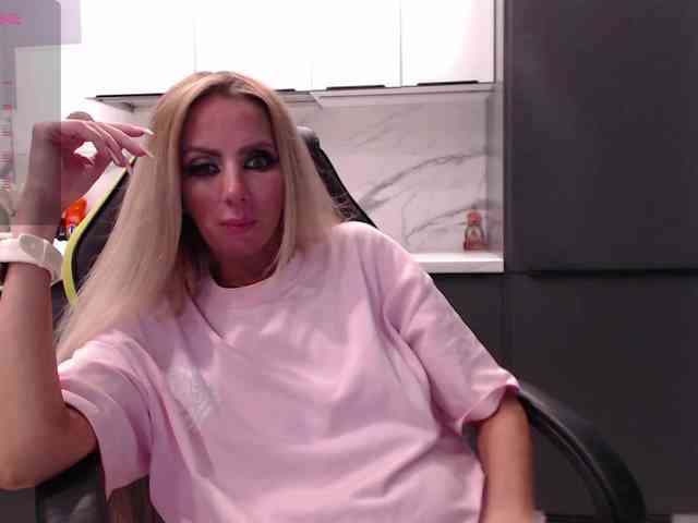 blondalina webcam