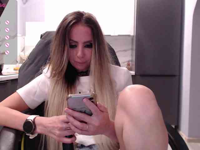 blondalina webcam