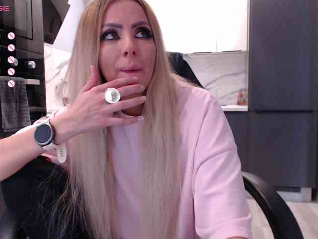 blondalina webcam