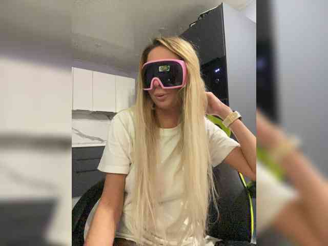 blondalina webcam