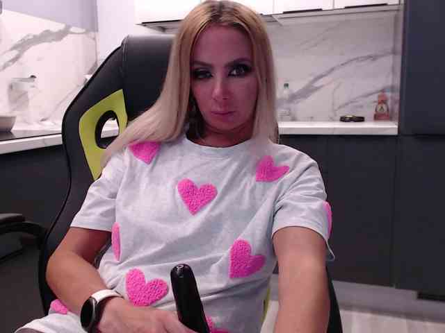 blondalina webcam