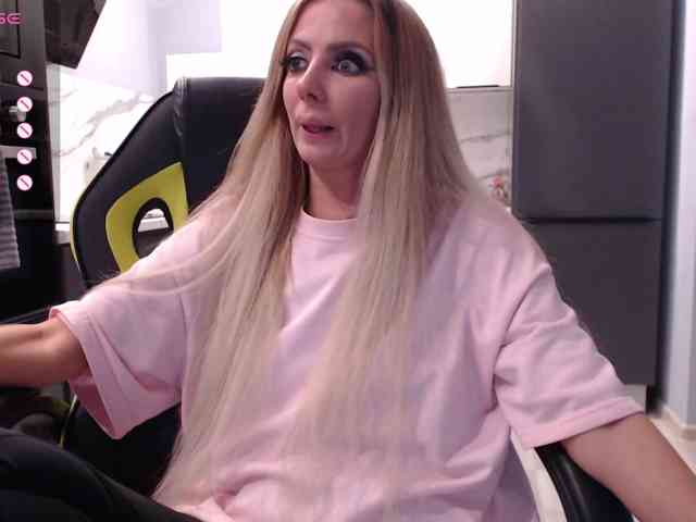 blondalina webcam