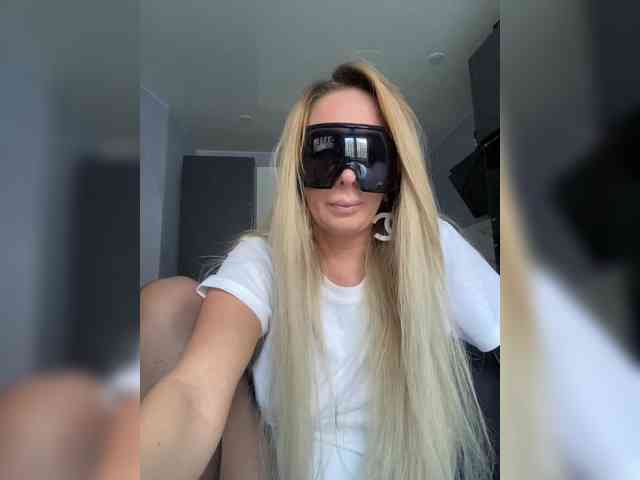blondalina webcam