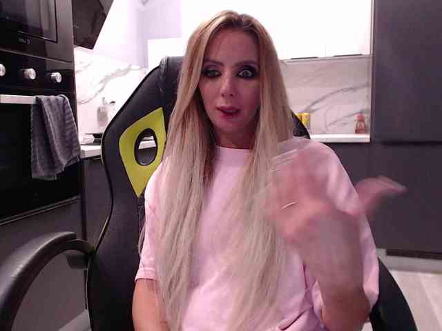 blondalina webcam